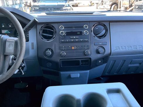 Used 2016 Ford F250 XL w/ Power Equipment Group image 6
