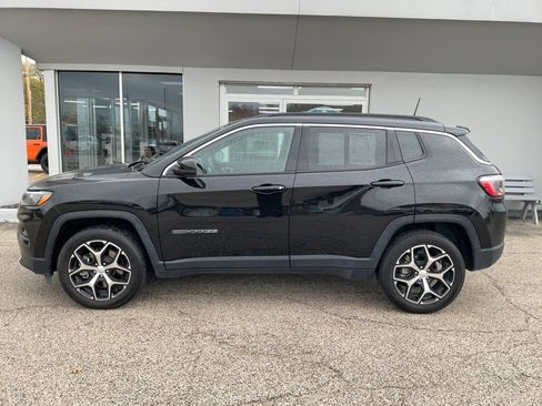 Used 2024 Jeep Compass Limited image 4