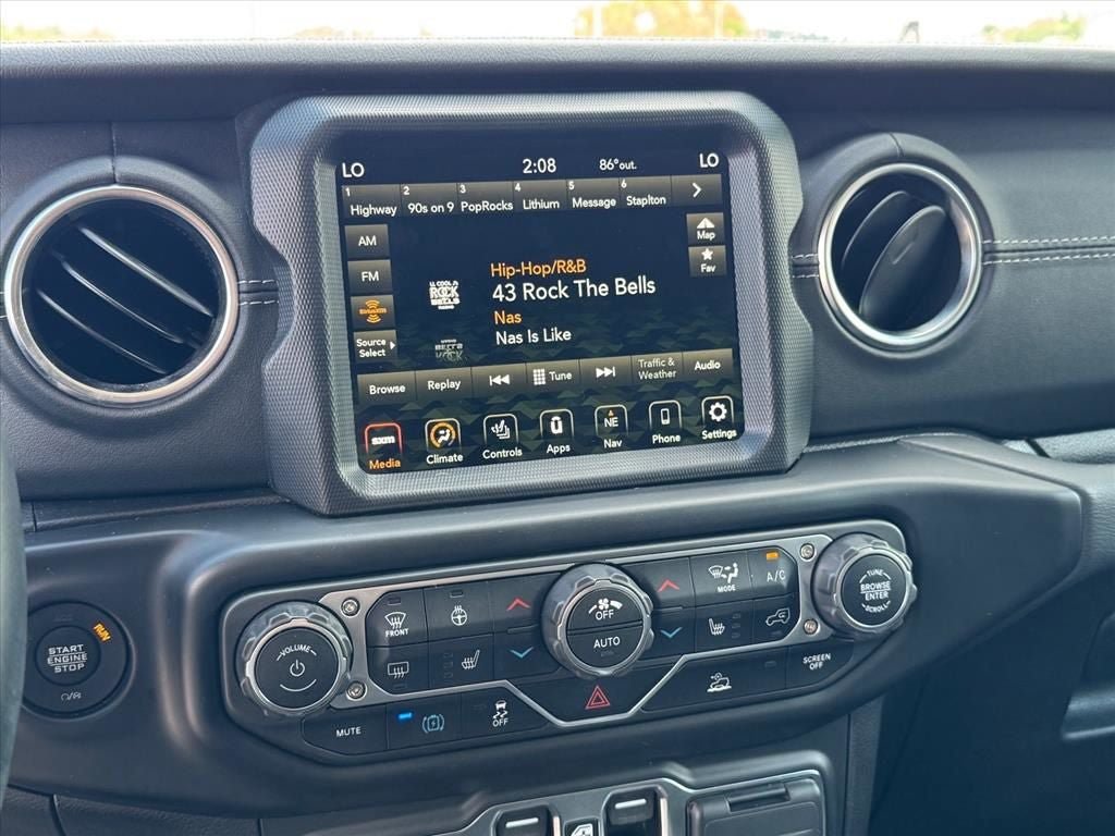 Used 2021 Jeep Wrangler Unlimited Sahara w/ Cold Weather Group AWD/4WD image 29