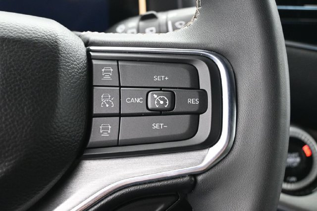 Used 2024 Jeep Wagoneer Series II AWD/4WD image 34