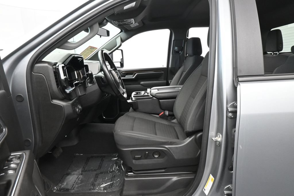 Used 2025 Chevrolet Silverado 2500 LT w/ Convenience Package AWD/4WD image 11