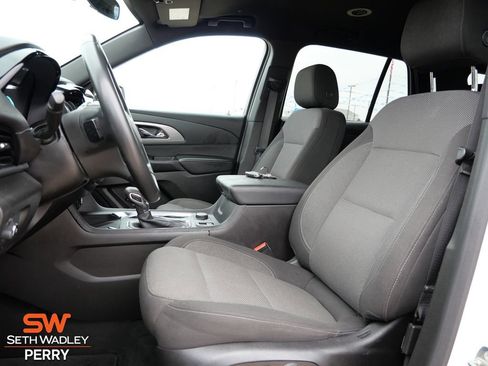 Used 2023 Chevrolet Traverse LT image 19