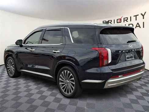 Used 2023 Hyundai Palisade Calligraphy image 6