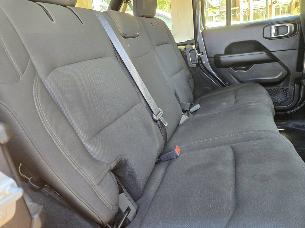 Used 2019 Jeep Wrangler Unlimited Sahara AWD/4WD image 20