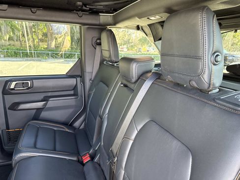 Used 2024 Ford Bronco Badlands image 11