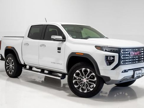Used 2024 GMC Canyon Denali AWD/4WD image 6