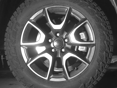 Used 2025 Jeep Compass Trailhawk AWD/4WD image 13