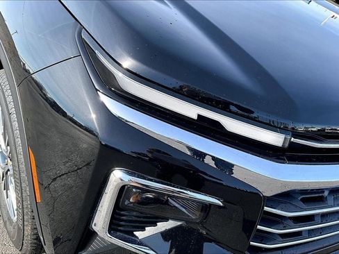 Used 2025 Chevrolet Traverse LT image 27