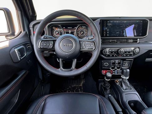 Used 2024 Jeep Wrangler Unlimited Rubicon image 9