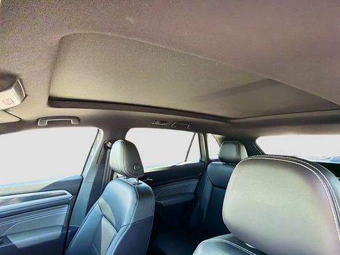 Used 2023 Volkswagen Atlas Cross Sport SEL image 27