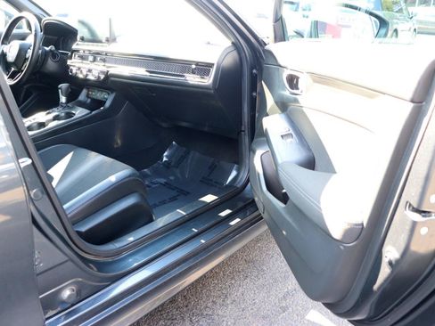 Used 2025 Honda Civic Sport image 15