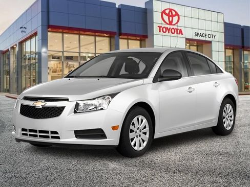 Used 2012 Chevrolet Cruze LT FWD image 2
