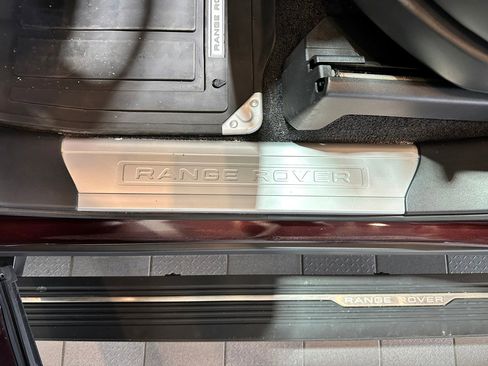 Used 2020 Land Rover Range Rover HSE image 15