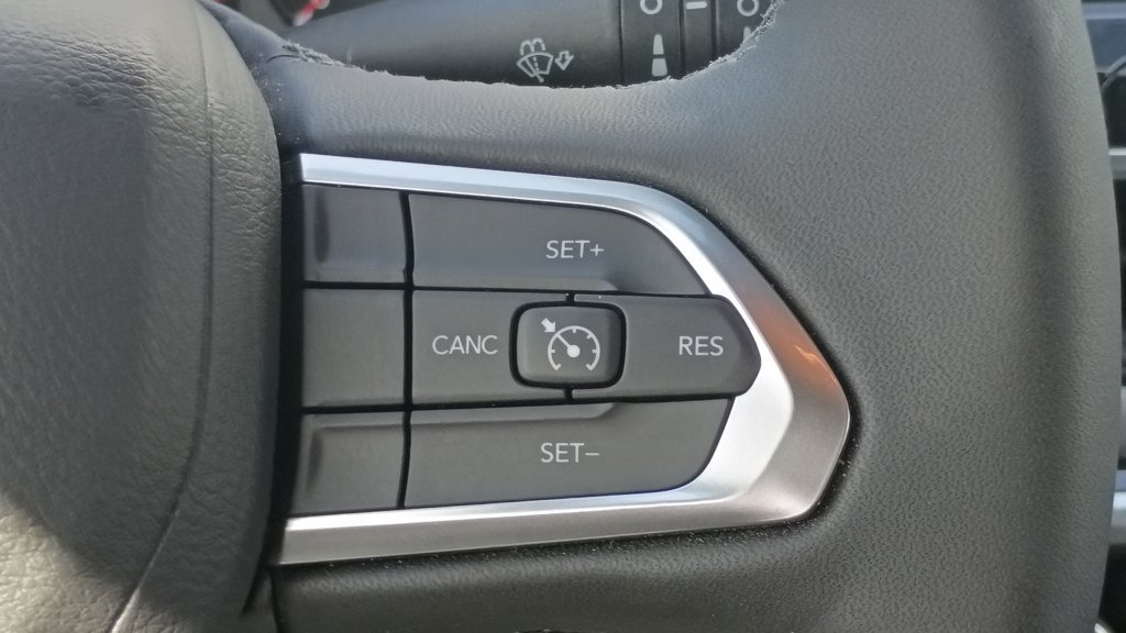 Used 2025 Jeep Compass Latitude AWD/4WD image 28