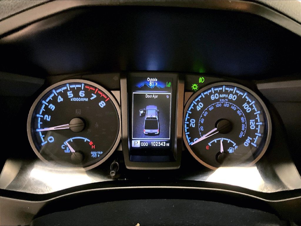 Used 2021 Toyota Tacoma TRD Sport w/ TRD Premium Sport Package AWD/4WD image 14