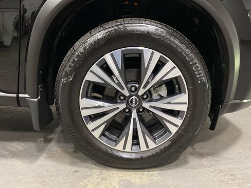 Used 2023 Nissan Rogue SV image 32