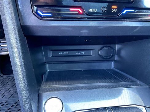 Certified 2023 Volkswagen Tiguan SE R-Line AWD/4WD image 26