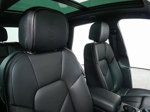 New 2026 Porsche Macan image 25