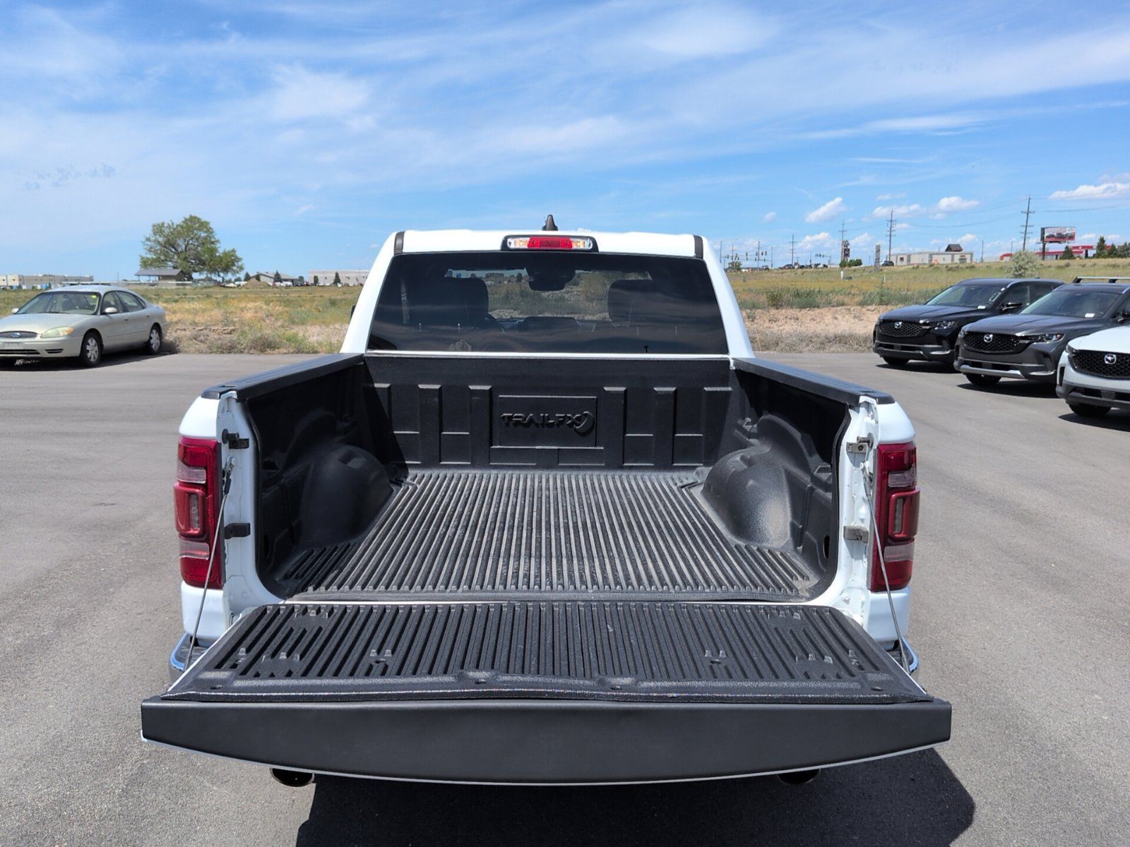 Used 2024 RAM 1500 Laramie AWD/4WD image 11