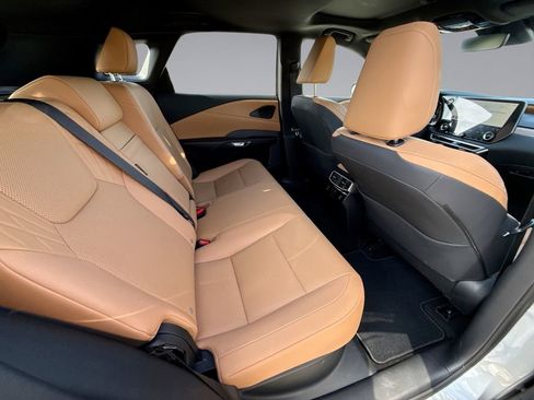 Used 2025 Lexus RX 350 Premium w/ Accessory Package (Z1) FWD image 17