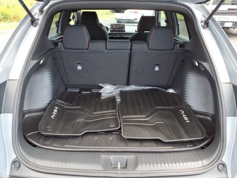 Used 2024 Honda HR-V Sport image 11