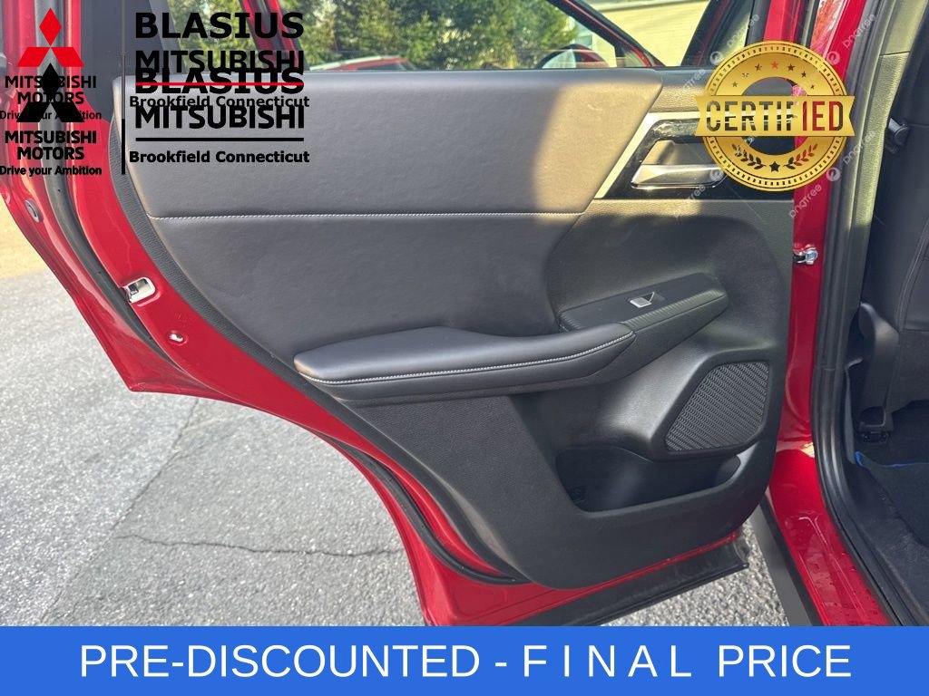 Used 2023 Mitsubishi Outlander 4WD Plug-In Hybrid image 30