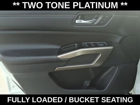 Used 2024 Nissan Pathfinder Platinum AWD/4WD image 11