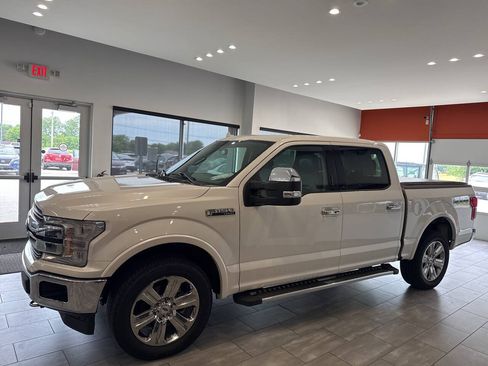 Used 2018 Ford F150 Lariat w/ Equipment Group 502A Luxury AWD/4WD image 12