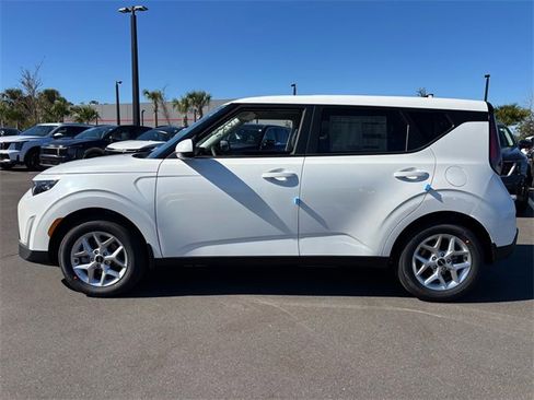 New 2025 Kia Soul LX image 4