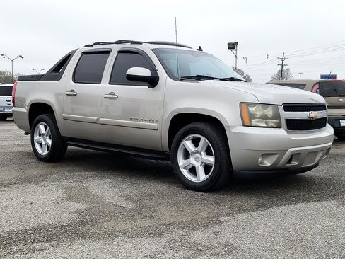 Used 2008 Chevrolet Avalanche LT image 9