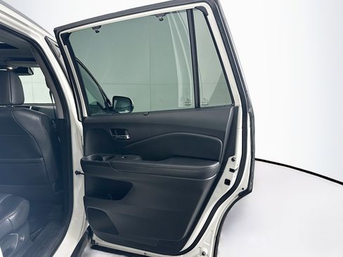 Used 2018 Honda Pilot Elite image 32