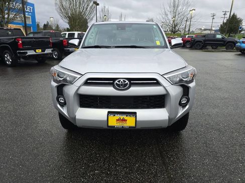 Used 2024 Toyota 4Runner SR5 image 9