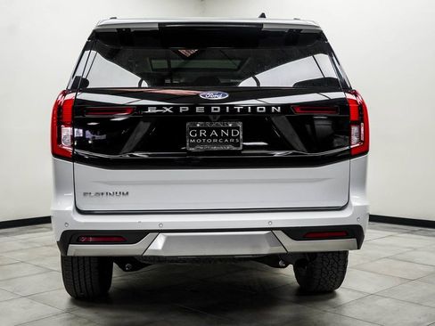 Used 2025 Ford Expedition Platinum AWD/4WD image 9