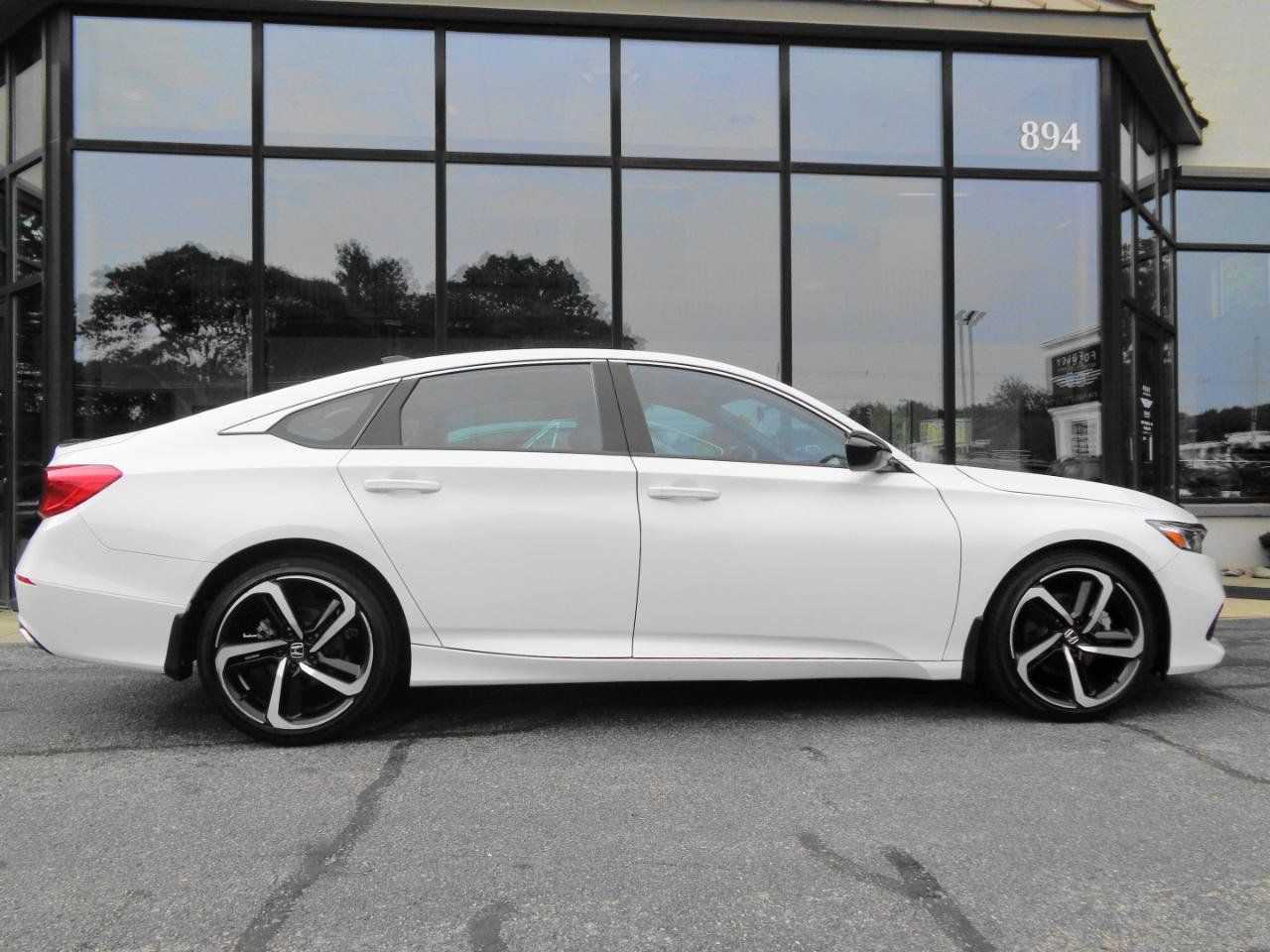Used 2022 Honda Accord Sport image 4
