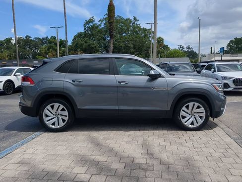 Used 2023 Volkswagen Atlas Cross Sport SE FWD image 3