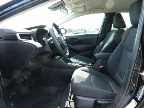 Used 2022 Toyota Corolla LE image 18