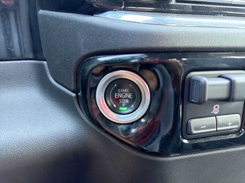 Used 2024 Chevrolet Silverado 1500 High Country w/ Technology Package image 30