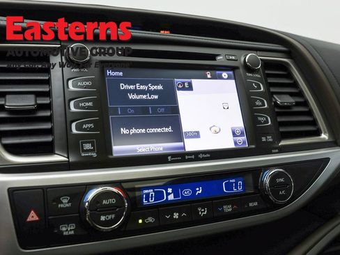 Used 2019 Toyota Highlander Limited Platinum AWD/4WD image 19