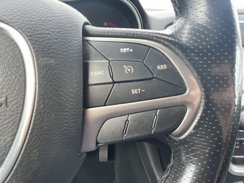 Used 2019 Dodge Durango SXT w/ 3rd Row Seating Group image 26