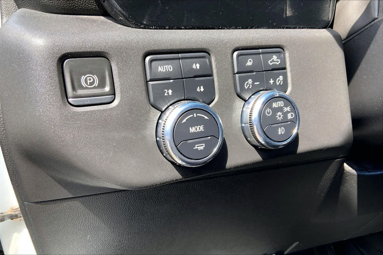 Used 2023 GMC Sierra 1500 SLT AWD/4WD image 33