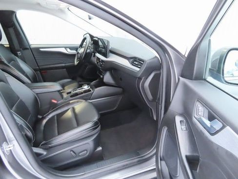 Used 2024 Ford Escape Platinum image 25