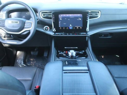 Used 2023 Jeep Wagoneer L Series II image 14