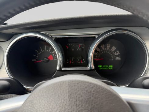 Used 2005 Ford Mustang GT Premium RWD image 16