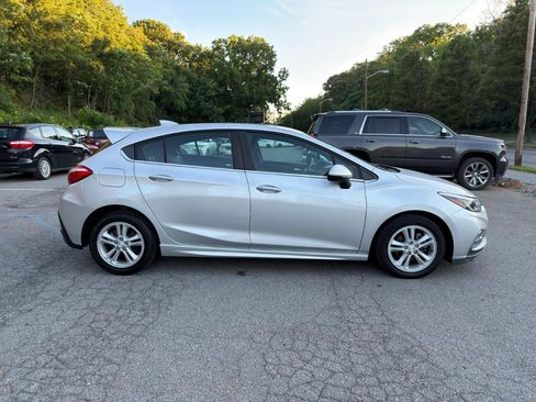Used 2017 Chevrolet Cruze LT w/ RS Package FWD image 4
