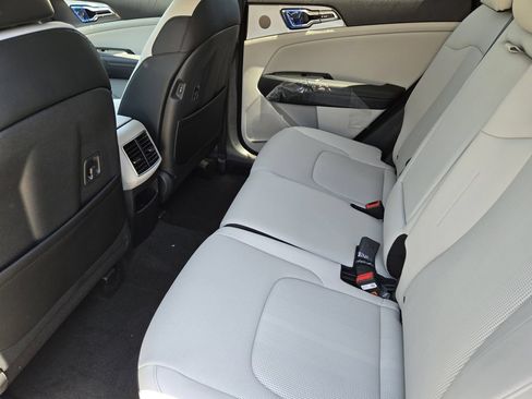 New 2026 Kia Sportage EX FWD image 21