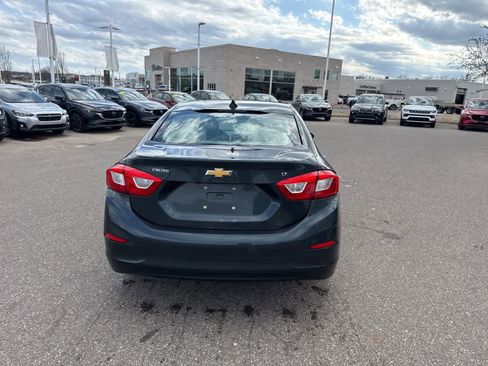 Used 2017 Chevrolet Cruze LT w/ Convenience Package image 6