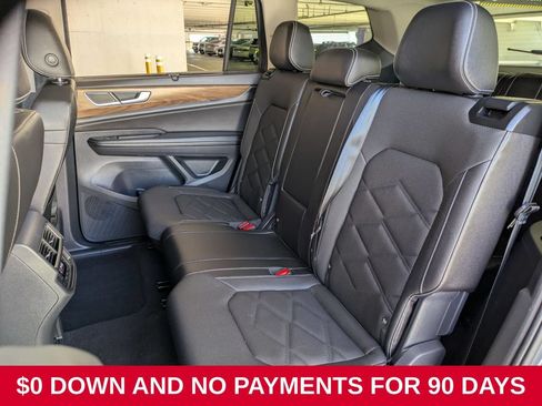 Used 2025 Volkswagen Atlas SE AWD/4WD image 24