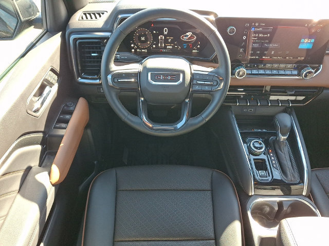 Used 2025 GMC Canyon AT4 w/ AT4 Premium Package AWD/4WD image 3