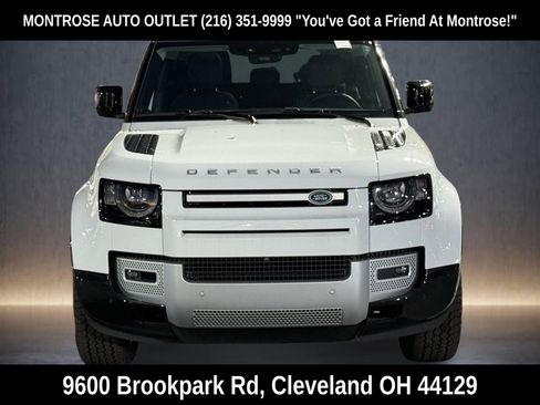 New 2025 Land Rover Defender 90 S image 8