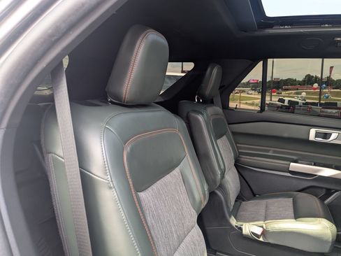 Used 2022 Ford Explorer Timberline w/ Timberline Technology Package AWD/4WD image 29